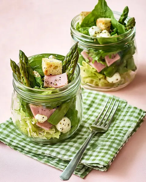 Salatcocktail mit grünem Spargel, Ei und Kochschinken - Exclusive Food GmbH